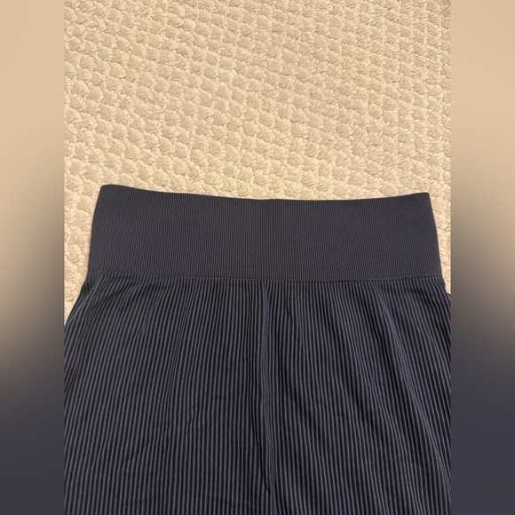 NIKE black ribbed skirt SIZE: XS - Picture 6 of 10